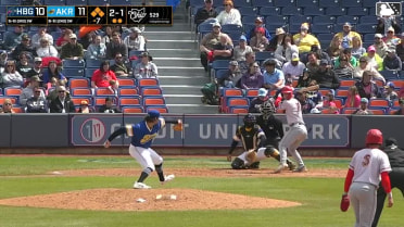 Sam Petersen doubles (6) on a line drive to right fielder Wuilfredo Antunez. Maxwell Romero Jr. scores. Seaver King scores. Sam Brown scores.