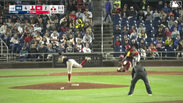 Raylin Heredia singles on a sharp line drive to center fielder Will Turner. Raider Tello scores. Pedro León to 3rd.
