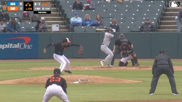 Guy Lipscomb out on a sacrifice fly to right fielder Thomas Sosa. Nick Mitchell scores.