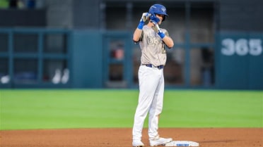 Three Homers Fuel Comets' Win in Series Finale