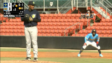 Luis Peña hits a triple, steals three bases