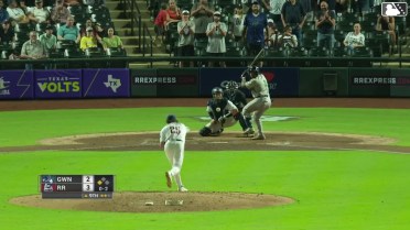 Chadwick Tromp singles on a fly ball to right fielder Aaron Zavala. José Azocar scores.