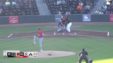 Andy Garriola hits a grand slam (10) to left field. Alex Ramírez scores. Jefferson Rojas scores. Owen Ayers scores.