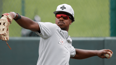 'I'm just so proud of him': Rangers prospect slugs grand slam with dad on broadcast