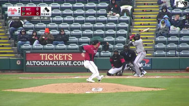 Aeverson Arteaga homers (2) on a fly ball to left field. Maui Ahuna scores. Diego Velasquez scores.