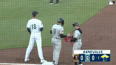 Cody Miller singles on a soft ground ball to third baseman Hector Salas. Isaiah Drake scores. Eric Hartman to 2nd.