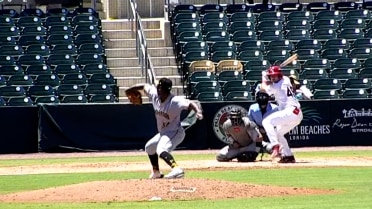 Reinold Navarro gets sixth strikeout of the game
