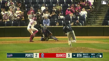Anyelo Marquez flies into a double play, center fielder Max Durrington to second baseman Bryan Andrade. Lucas Ramirez to 3rd. Victor Rodriguez out at 2nd.