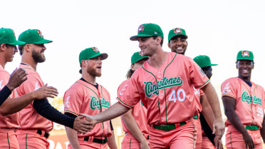 Clingstones Fall 4-1 in Extra-Inning Contest