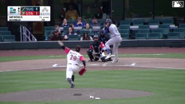 Jack Winkler homers (3) on a fly ball to left center field.