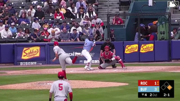 Yohendrick Piñango homers (10) on a line drive to right center field. Anthony Santander scores.