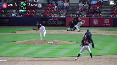 Kendry Chirinos singles on a ground ball to right fielder Jacob Hinderleider. Alexis Hernandez scores. J.R. Freethy to 2nd.