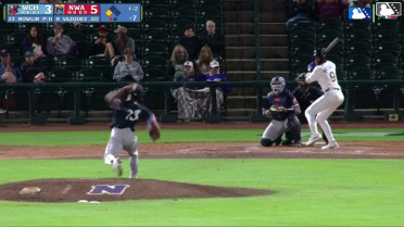 Jaylen Nowlin Ball to Daniel Vazquez