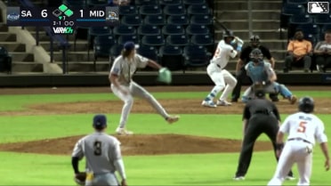 Leo De Vries' two-run home run