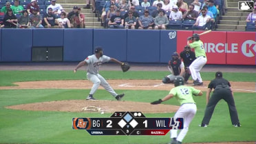 Kevin Bazzell singles on a fly ball to right fielder Marshall Toole. Ronny Cruz scores.