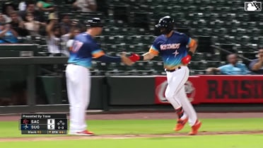 Grae Kessinger knocks a homer in back-to-back games