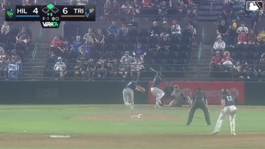 Jorge Ruiz homers (3) on a fly ball to right center field. Peter Burns scores.