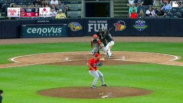 Max Anderson singles on a sharp line drive to right fielder Héctor Rodríguez. Max Clark scores.