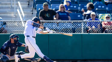 Jonny Farmelo singles to center, Anthony Donofrio sco