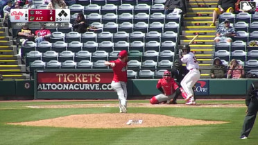 Will Taylor walks. Omar Alfonzo scores. Callan Moss to 3rd. Duce Gourson to 2nd.