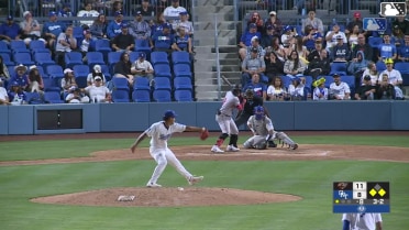 Derek Bernard doubles (3) on a sharp line drive to center fielder Mairoshendrick Martinus. Roldy Brito scores. Tanner Thach scores.