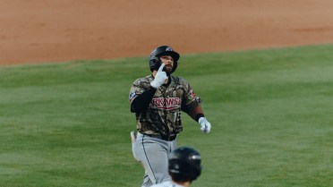 7-run 8th Carries Arkansas To Road Win