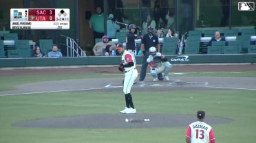 Bryce Eldridge's solo homer (4)