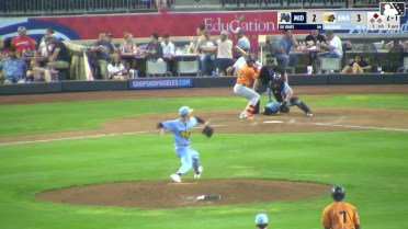 Leo De Vries lines into a double play, second baseman Trent Youngblood to shortstop Jean Walters. Devin Taylor out at 2nd.