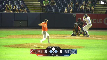 Elijah Green flies out to right fielder Braylin Tavera. Jacob Walsh scores. Throwing error by right fielder Braylin Tavera.