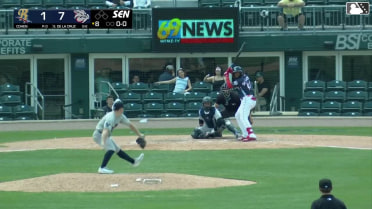 Bryan De La Cruz homers (6) on a fly ball to left field.