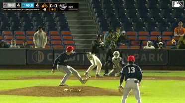 Ben Simon In play, run(s) to Guy Lipscomb