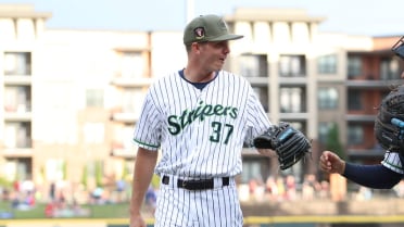 Allan Winans Throws 9.0-Inning Complete Game in Stripers’ 2-1 Win 