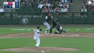 Alex Binelas walks. Bryan Rincon scores. Aroon Escobar to 3rd. Carson DeMartini to 2nd.