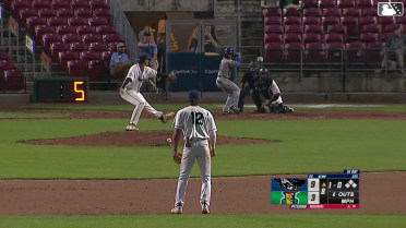 Tyriq Kemp homers (2) on a line drive to right center field.