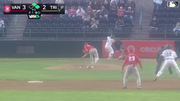 Kevyn Castillo doubles (3) on a line drive to center fielder David Calabrese. Kendrey Maduro scores. Harold Coll out at home on the throw, center fielder David Calabrese to second baseman Dariel Ramon to catcher Ryan Sprock.