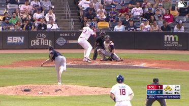 Matt Wallner hits a grand slam (24) to right field. David Bañuelos scores. Alan Roden scores. Gabriel Gonzalez scores.