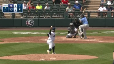 Eric Snow singles on a line drive to center fielder Jace Avina. Carter Cunningham scores.