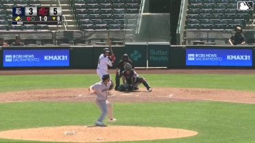 Diego Velasquez doubles (3) on a line drive to right fielder Orlando Martinez. Parks Harber scores. Bo Davidson scores.