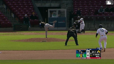 Khadim Diaw singles on a sharp line drive to left fielder Luke Pelzer. Jaime Ferrer scores. Luis Hernandez to 2nd.