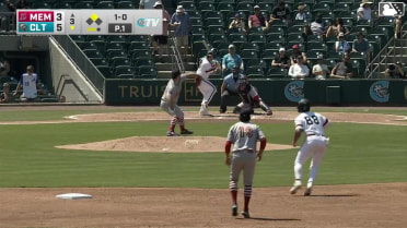 Jarred Kelenic homers (1) on a fly ball to right field. Korey Lee scores.