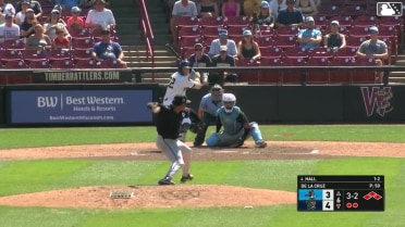 Tayden Hall walks. Braylon Payne scores. Daniel Dickinson to 3rd. Eric Bitonti to 2nd.