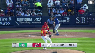 Jimmy Obertop homers (2) on a fly ball to right center field.