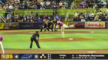 Heriberto Hernandez launches a go-ahead two-run homer