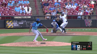 Tyler Rodriguez doubles (5) on a fly ball to center fielder Leonel Espinoza. Luis Castillo scores.