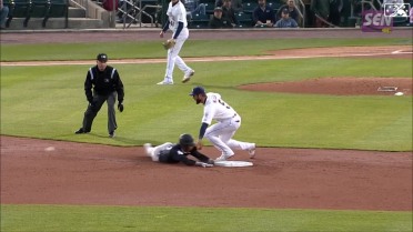 Oswald Peraza uses his speed to steal second base 