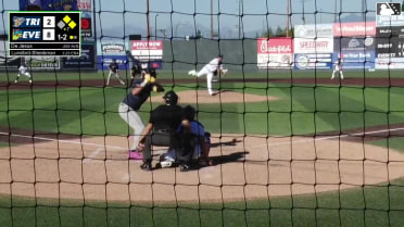 Randy De Jesus singles on a sharp line drive to center fielder Jonny Farmelo. Harold Coll scores. Jorge Ruiz scores. Randy De Jesus to 3rd. Fielding error by center fielder Jonny Farmelo.