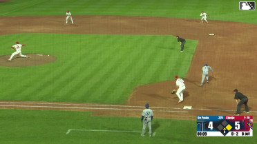 Josue De Paula doubles (2) on a fly ball to shortstop Jon Jon Gazdar, deflected by left fielder Zach Levenson. Kendall George scores.