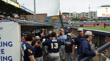 Ruta's Two Homer Day Lift Nats to 8-1 Win Sunday