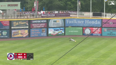 Chavez Young makes a diving catch for Double-A 