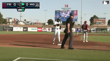 Euribiel Angeles doubles (7) on a sharp line drive to left fielder Yeison Morrobel. Leo De Vries scores. Davis Diaz scores.